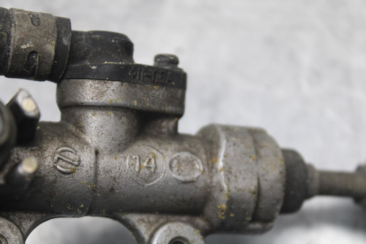 2003 Suzuki SV1000S REAR BACK BRAKE MASTER CYLINDER W RESERVOIR BB85
