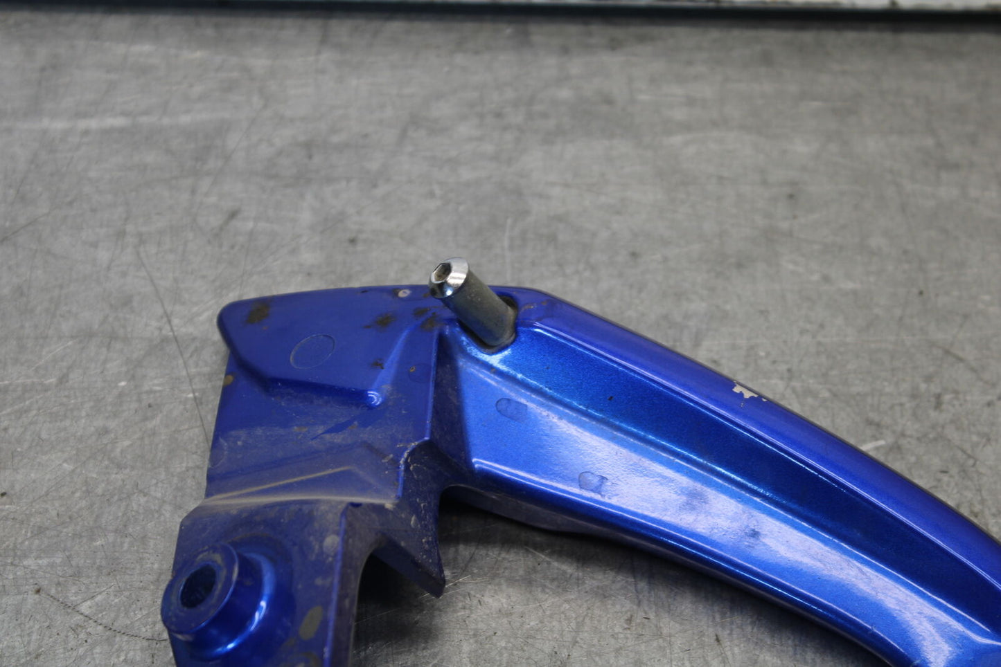 03-07 SUZUKI SV1000S PASSENGER REAR SEAT GRAB BAR HANDLE BB657