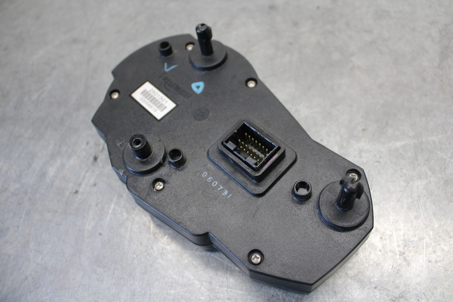 07-08 TRIUMPH DAYTONA 675 SPEEDO TACH GAUGES DISPLAY CLUSTER SPEEDOMETER BB685