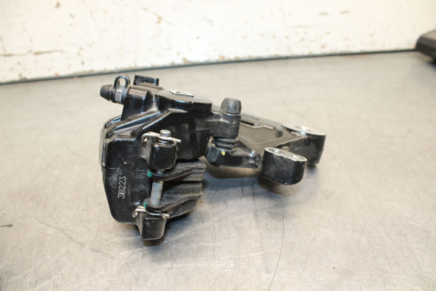 17-24 KTM 390 DUKE REAR BACK BRAKE CALIPER W MOUNT BRACKET BB734