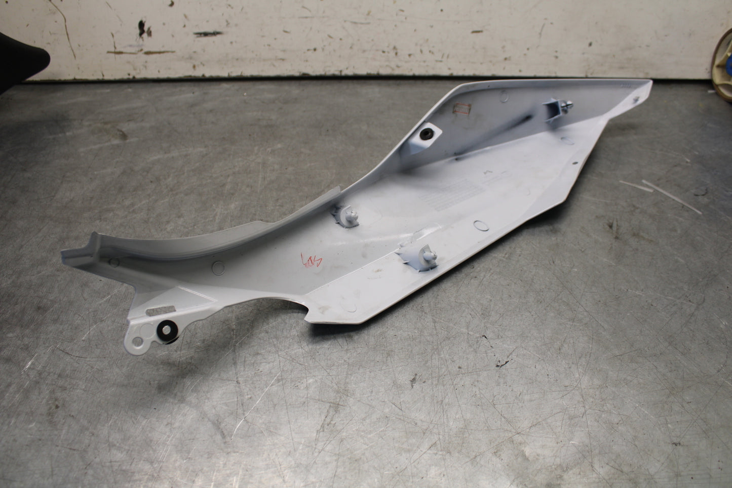 18-23 KAWASAKI NINJA 400 RIGHT REAR BACK TAIL FAIRING COWL SHROUD BB660