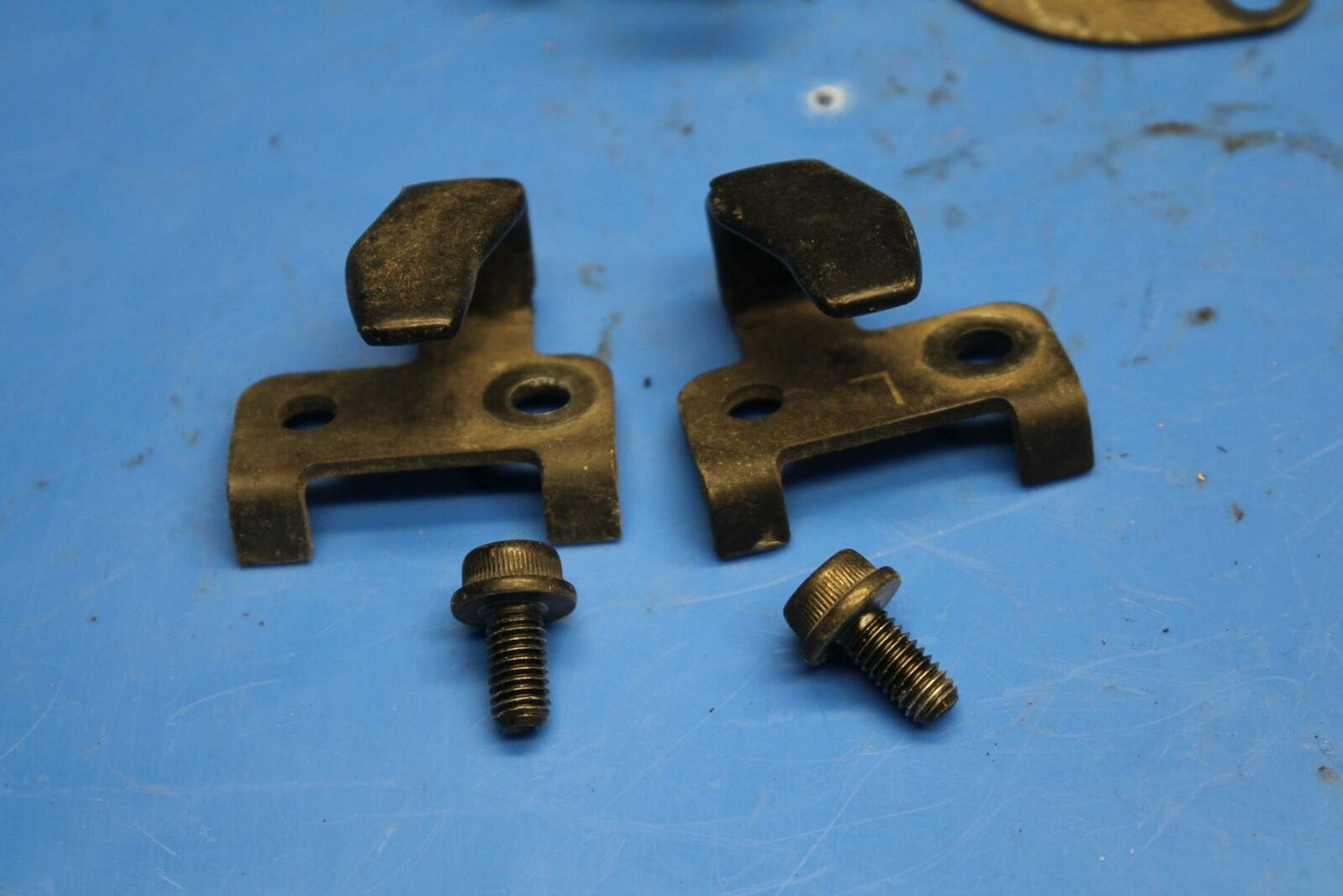 91-92 SUZUKI GSXR750 M REAR PASSENGER SEAT LATCH LOCK ASSEMBLY BB213