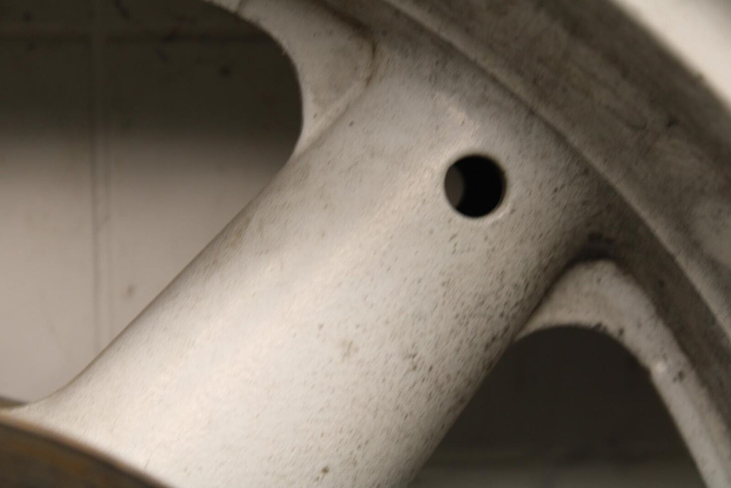 1999 Suzuki GSXR600 REAR WHEEL AND ROTOR BACK BRAKE DISC BB580