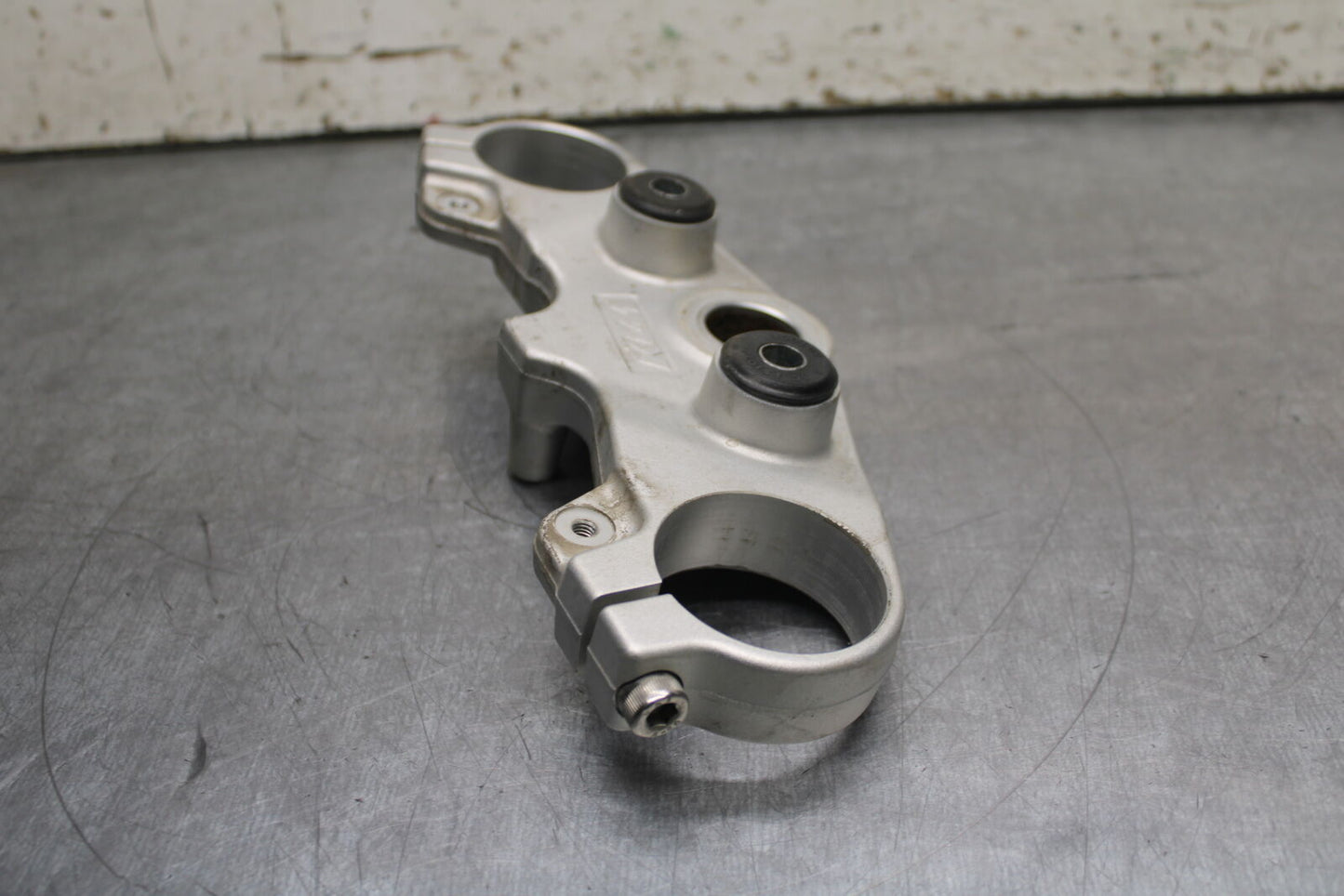 13-16 KTM 390 DUKE FORKS UPPER TRIPLE TREE CLAMP BB748