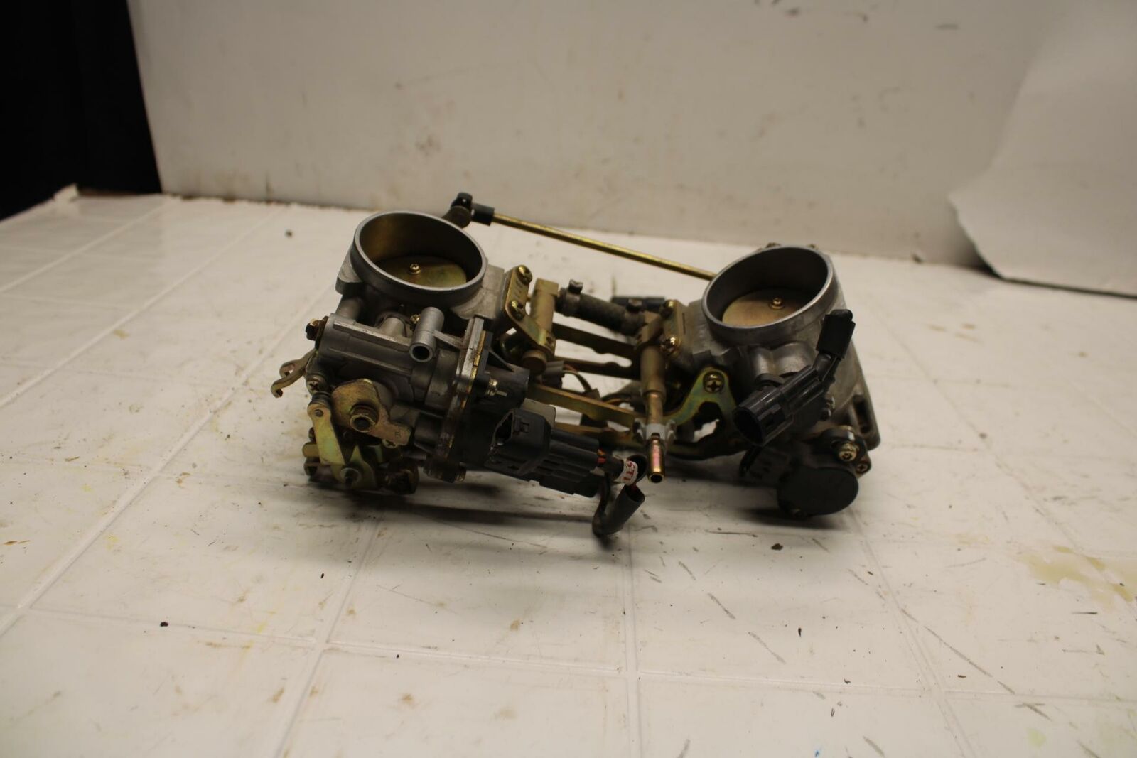 03-05 SUZUKI SV1000 MAIN FUEL INJECTORS / THROTTLE BODIES BB405