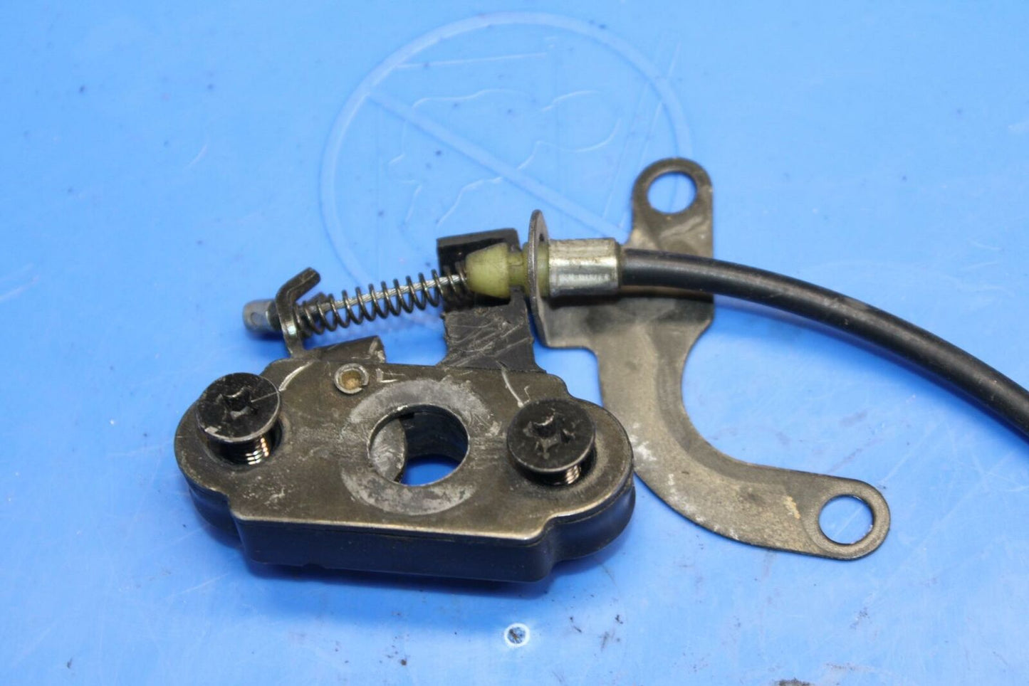 91-92 SUZUKI GSXR750 M REAR PASSENGER SEAT LATCH LOCK ASSEMBLY BB213