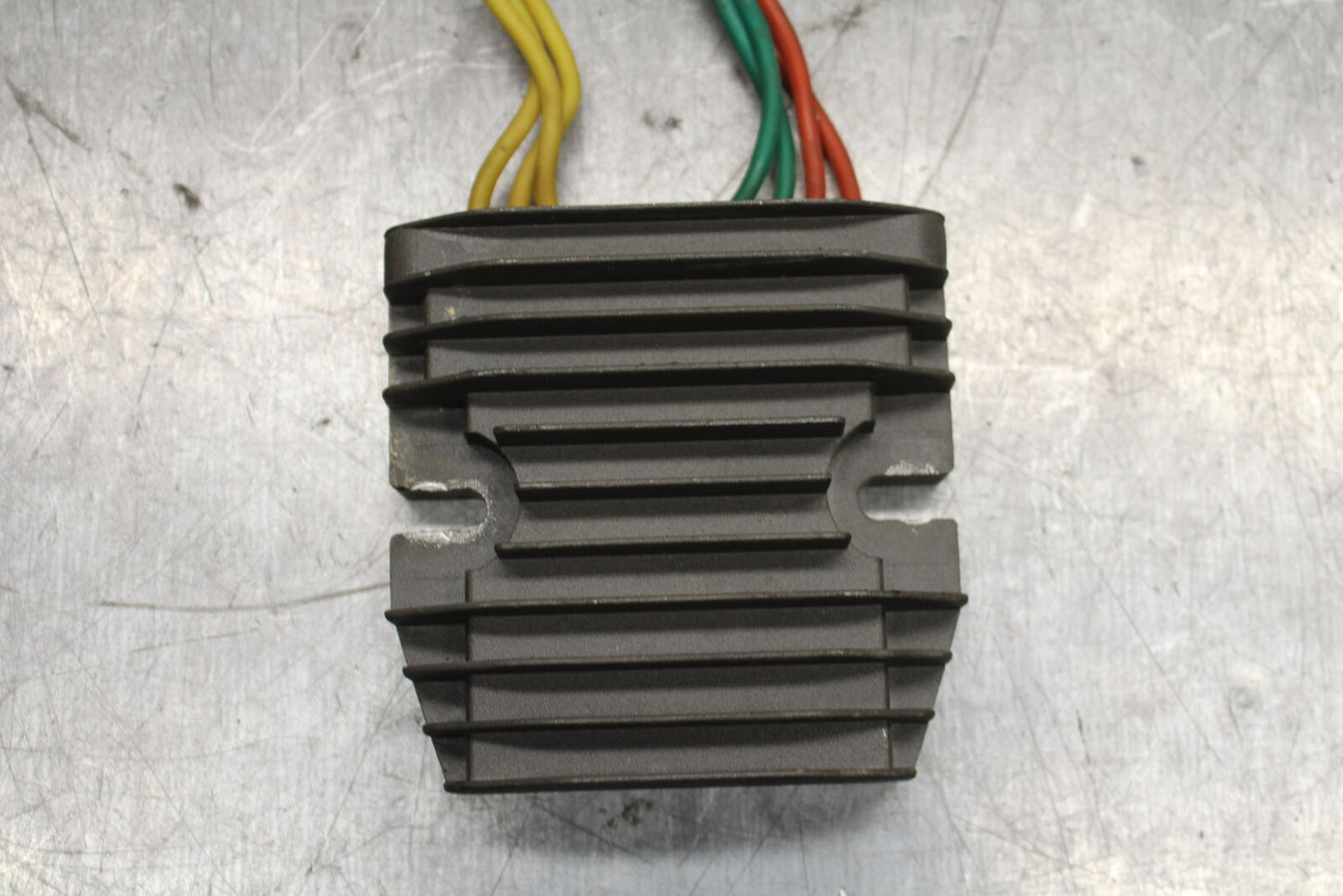 03-04 TRIUMPH DAYTONA 600 RECTIFIER VOLTAGE REGULATOR BB745