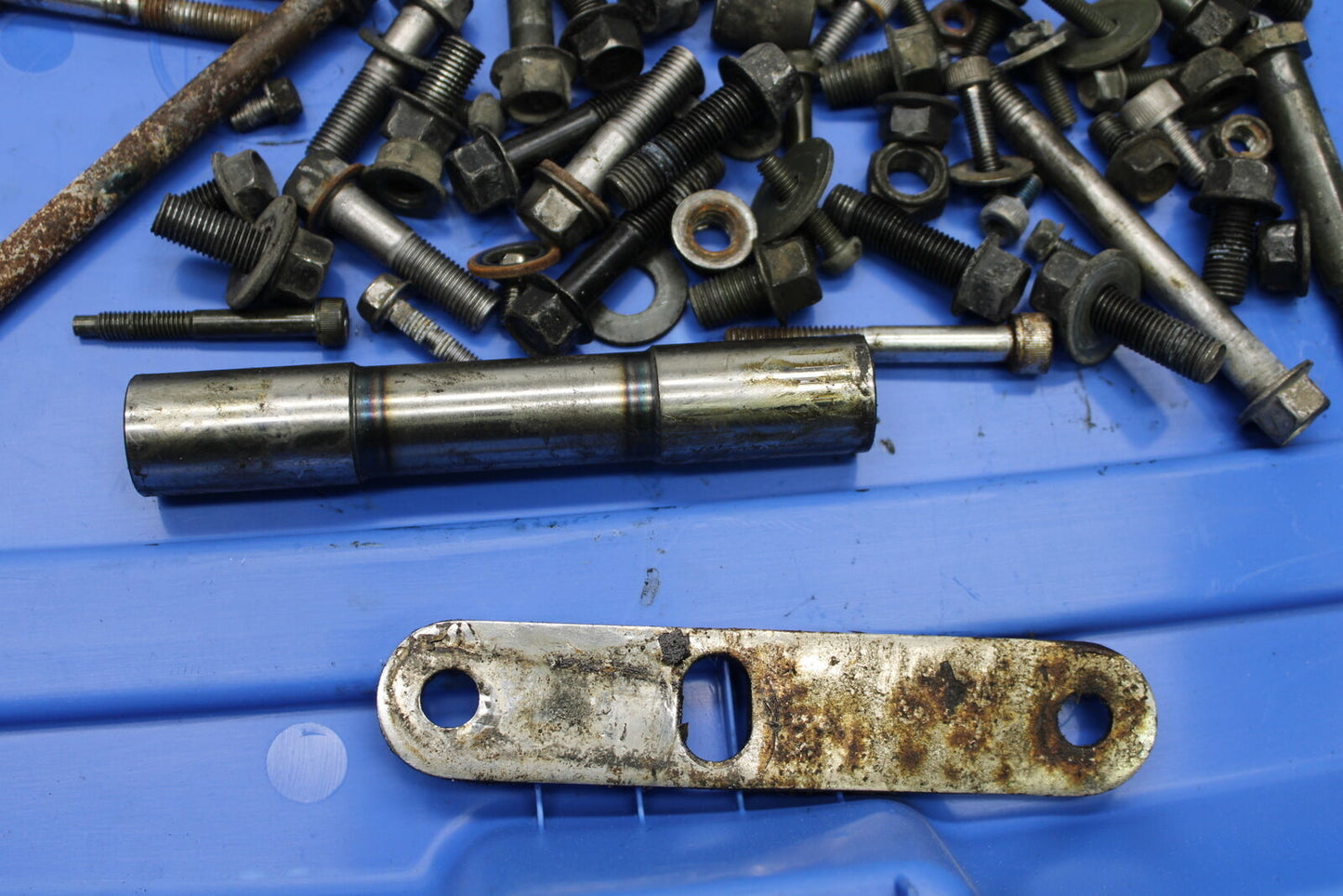 99-00 YAMAHA V STAR 1100 MOUNTING BOLTS HARDWARE MOTOR SCREWS BB711