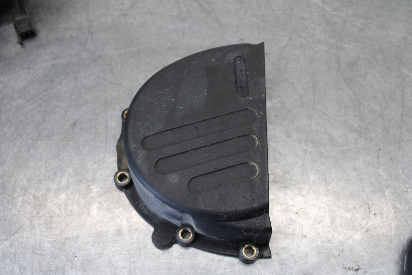 01-06 TRIUMPH TIGER 955I ENGINE SPROCKET COVER BB693