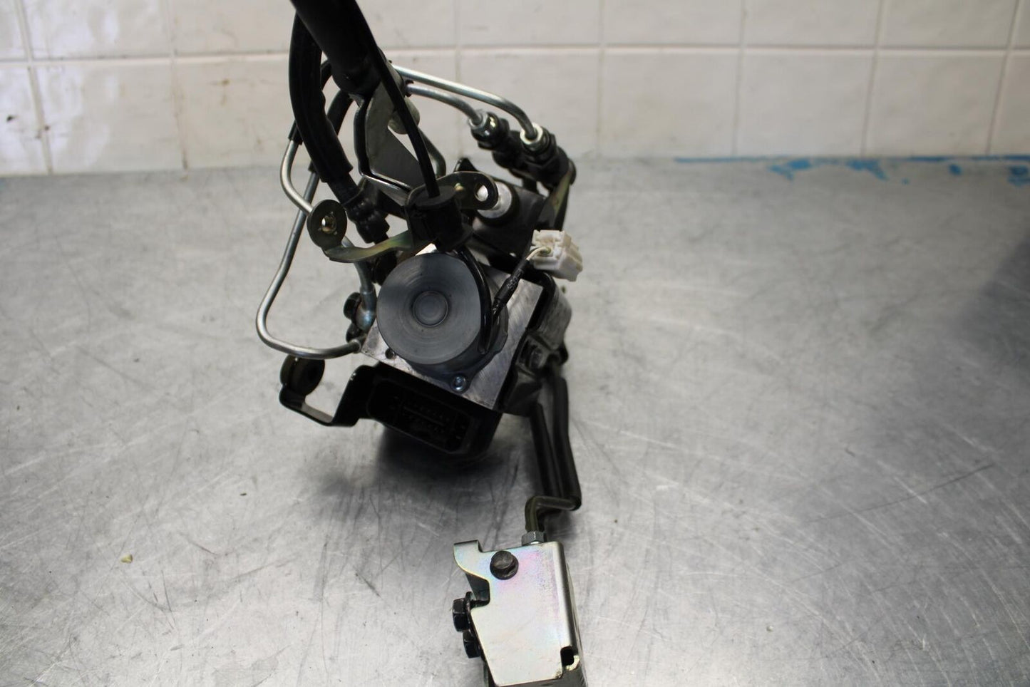 17-18 YAMAHA YZF R3 ABS PUMP UNIT MODULE W HOSES BB438