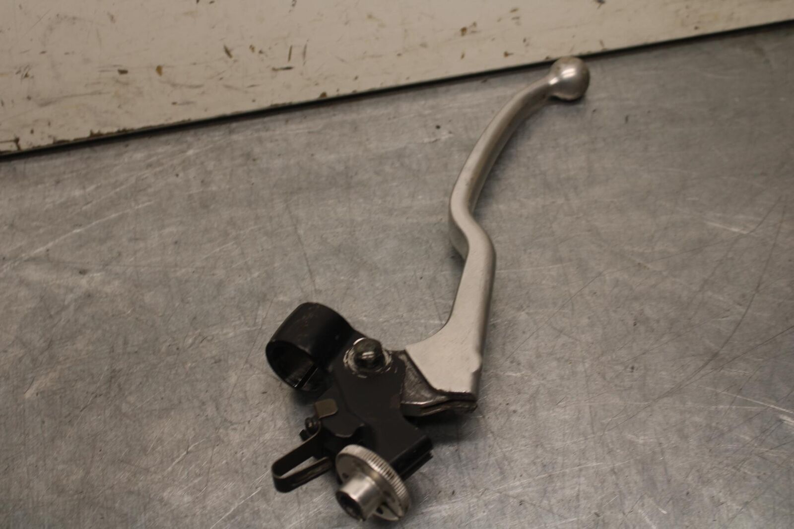 01-03 SUZUKI GSXR600 CLUTCH PERCH MOUNT WITH LEVER  BB633