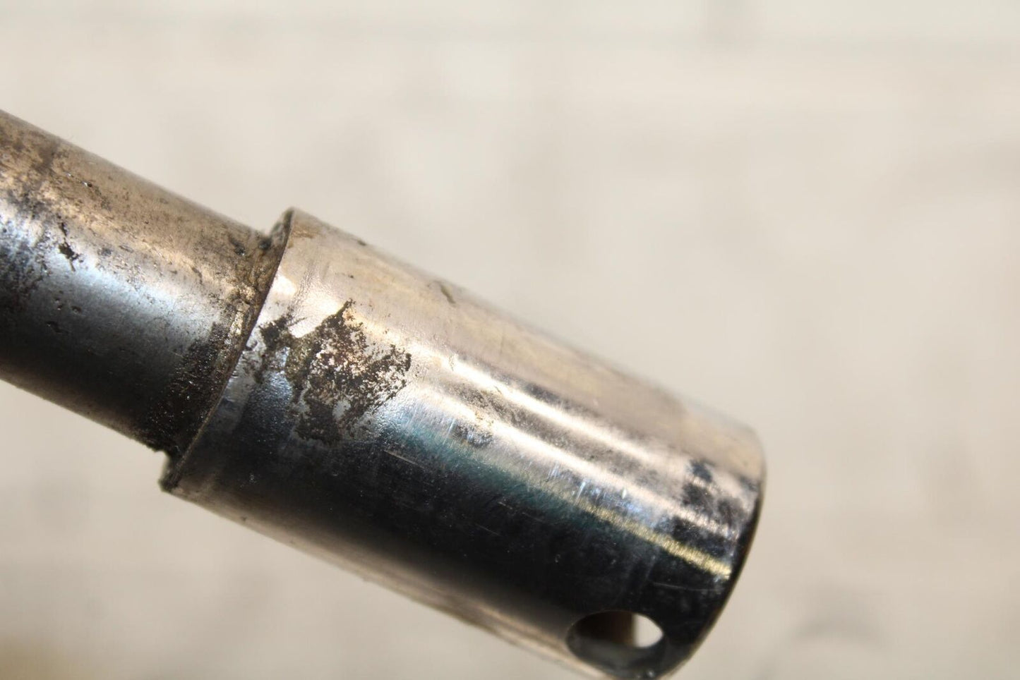 1979 Yamaha XS1100 REAR AXLE BACK WHEEL RIM BOLT AXEL 2H7-25381-00-00 BB572