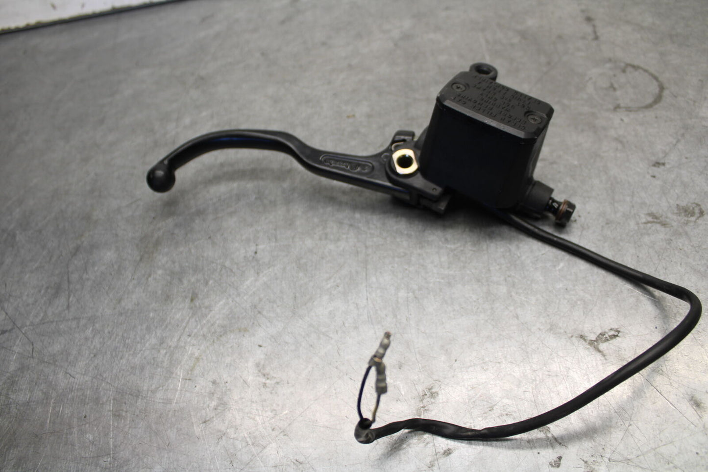 06-07 DUCATI MONSTER 695 FRONT BRAKE MASTER CYLINDER w/ LEVER BB674