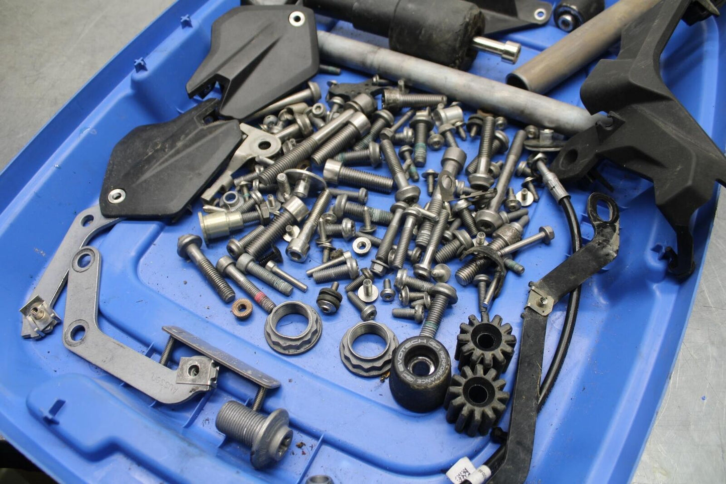 20-23 BMW F900R ENGINE MOUNTING BOLTS HARDWARE MOTOR SCREWS BB603
