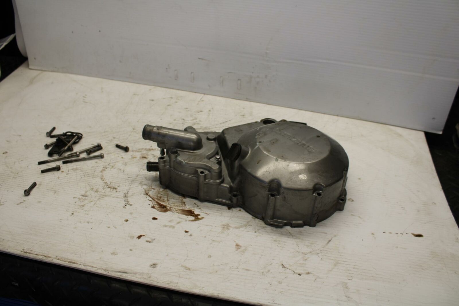 03-05 SUZUKI SV1000 CLUTCH SIDE ENGINE MOTOR COVER BB296