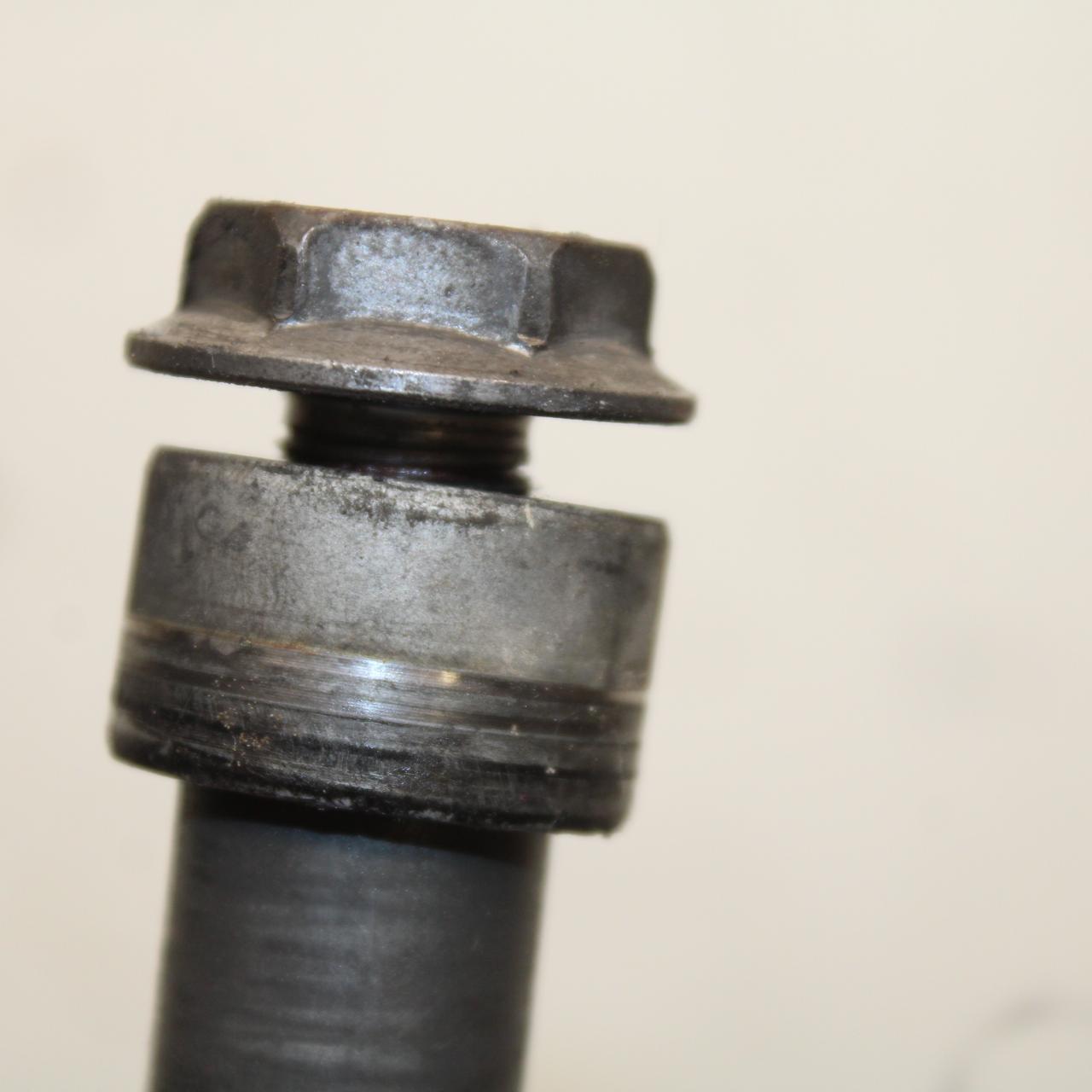 01-06 HONDA CBR600F4I FRONT WHEEL RIM AXLE PIVOT BOLT 44301-MBW-E11 BB644