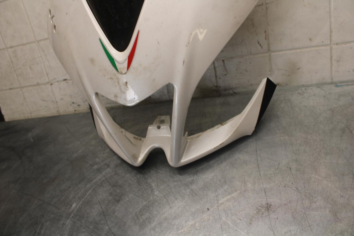 2010 Aprilia RSV1000R FRONT UPPER NOSE FAIRING COWL SHROUD BB513