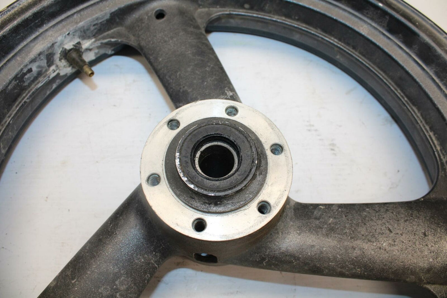 96 YAMAHA YZF750R FRONT WHEEL BB237