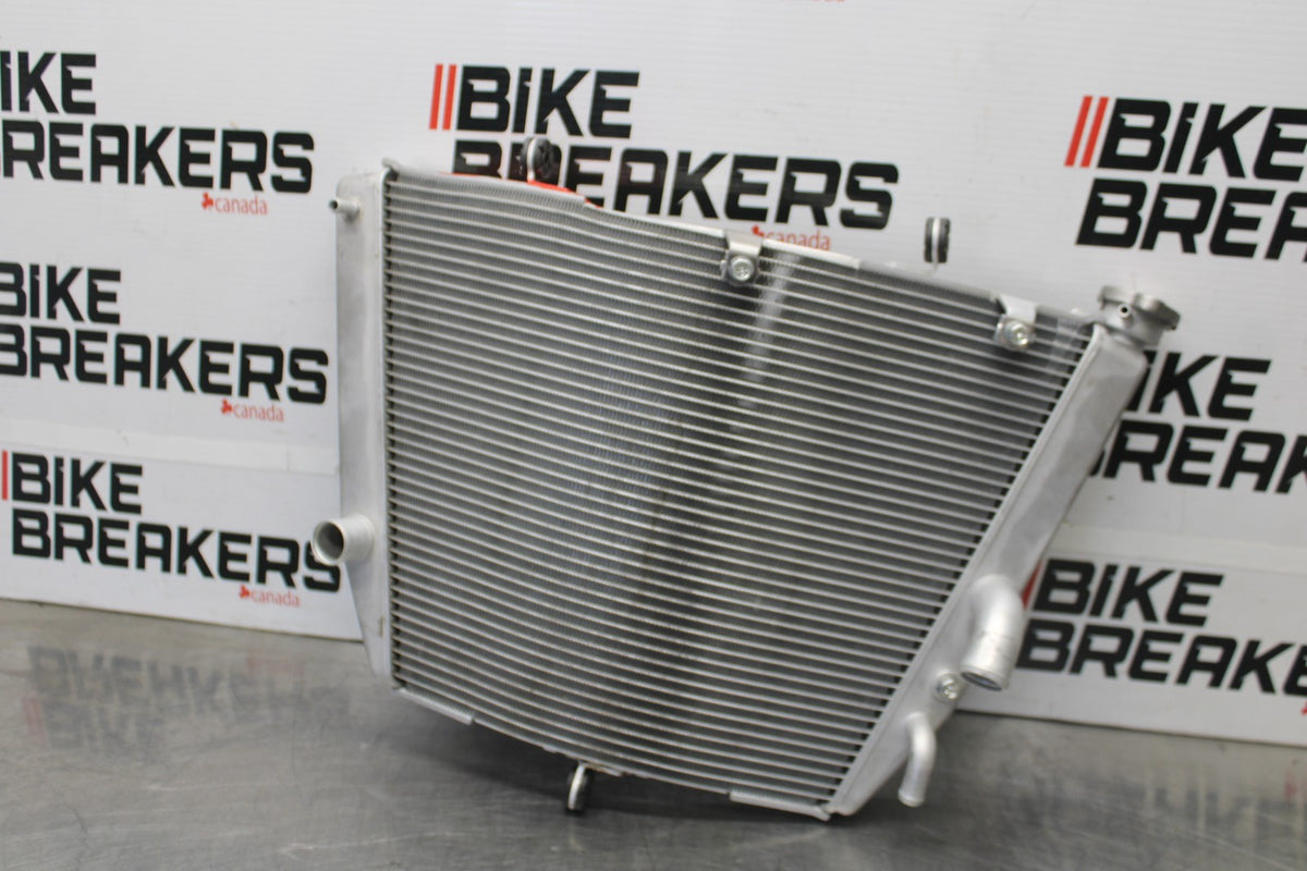 15-26 SUZUKI GSXR600 ENGINE RADIATOR MOTOR COOLER COOLING RADIATER BB888