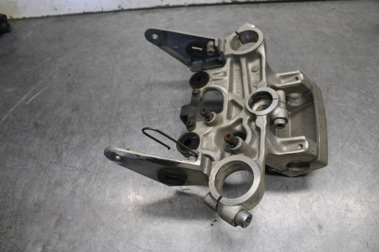 85-86 SUZUKI MADURA 1200 FORKS UPPER TRIPLE TREE CLAMP BB691