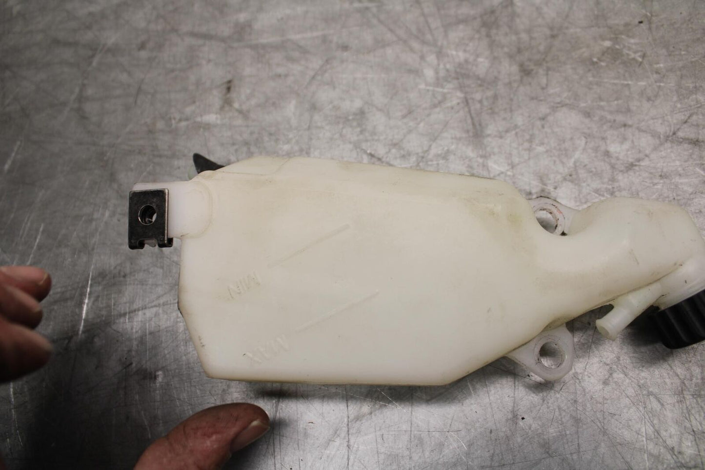 21 HUSQVARNA VITPILEN 401 COOLANT WATER TANK RESERVOIR BOTTLE BB467