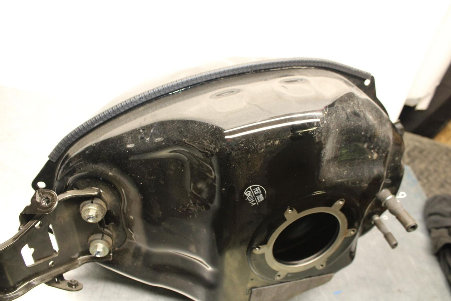 19-21 YAMAHA YZF R3 GAS TANK FUEL CELL PETROL RESERVOIR BB588