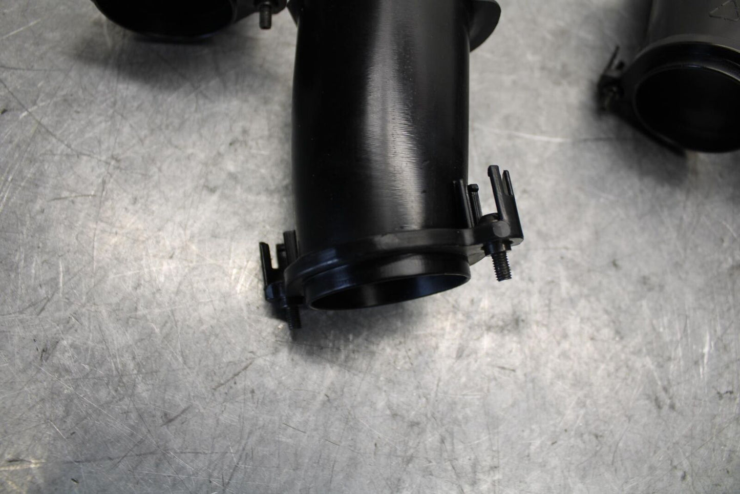 2016 Aprilia Tuono V4 1100 RR ABS AIRBOX INTAKE VELOCITY STACKS BB53