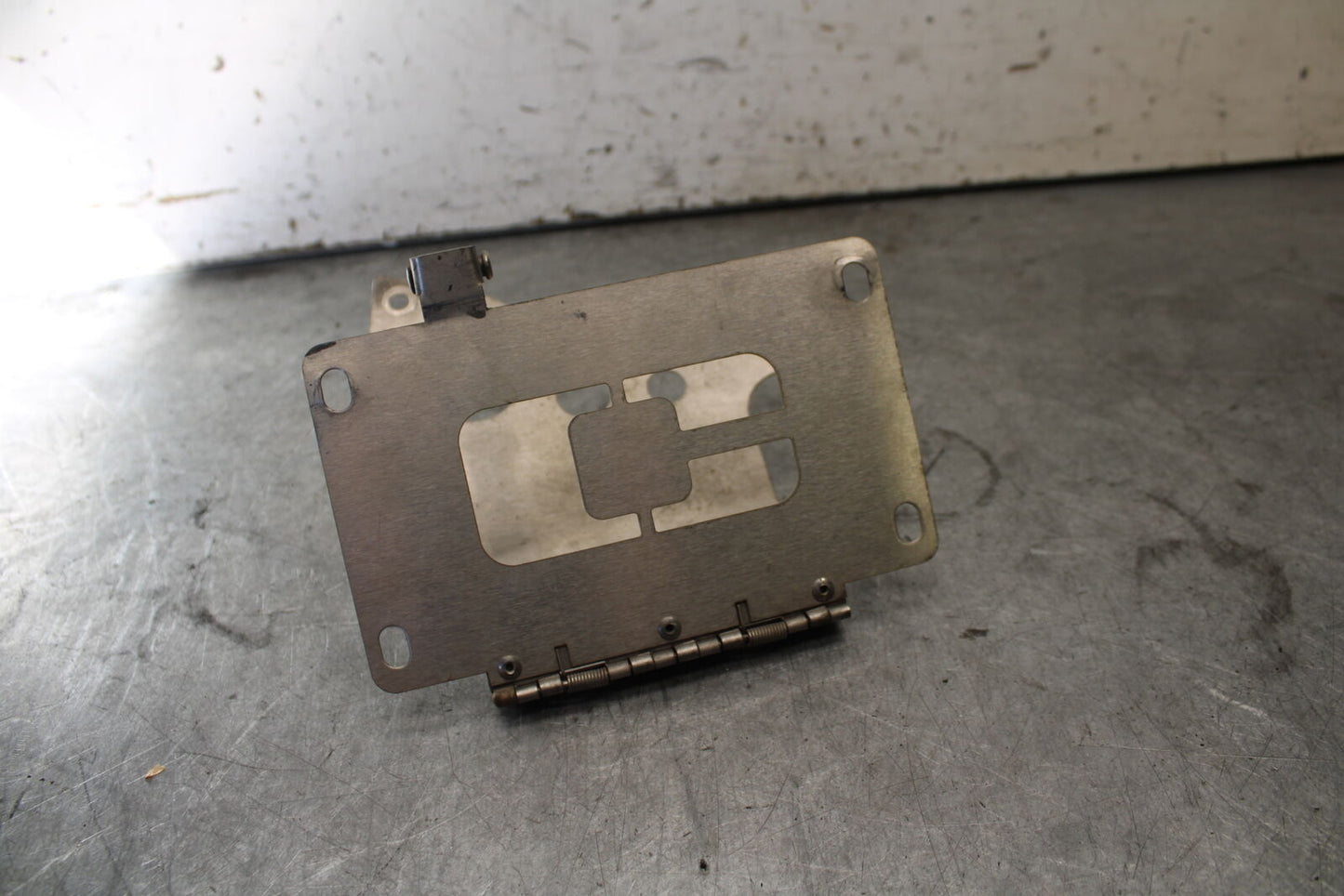 07-08 TRIUMPH DAYTONA 675 AFTERMARKET FENDER ELIMINATOR LICENSE BRACKET BB685