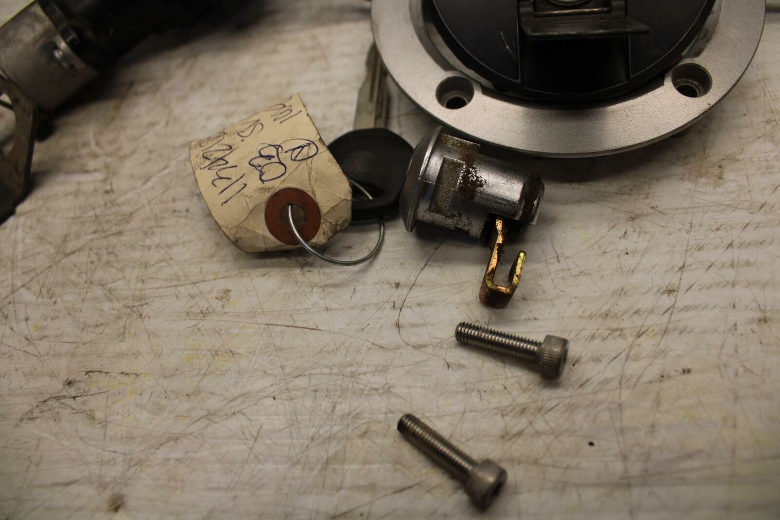 03-05 SUZUKI SV1000 IGNITION LOCK KEY SET W/ GAS CAP AND SEAT LOCK BB296