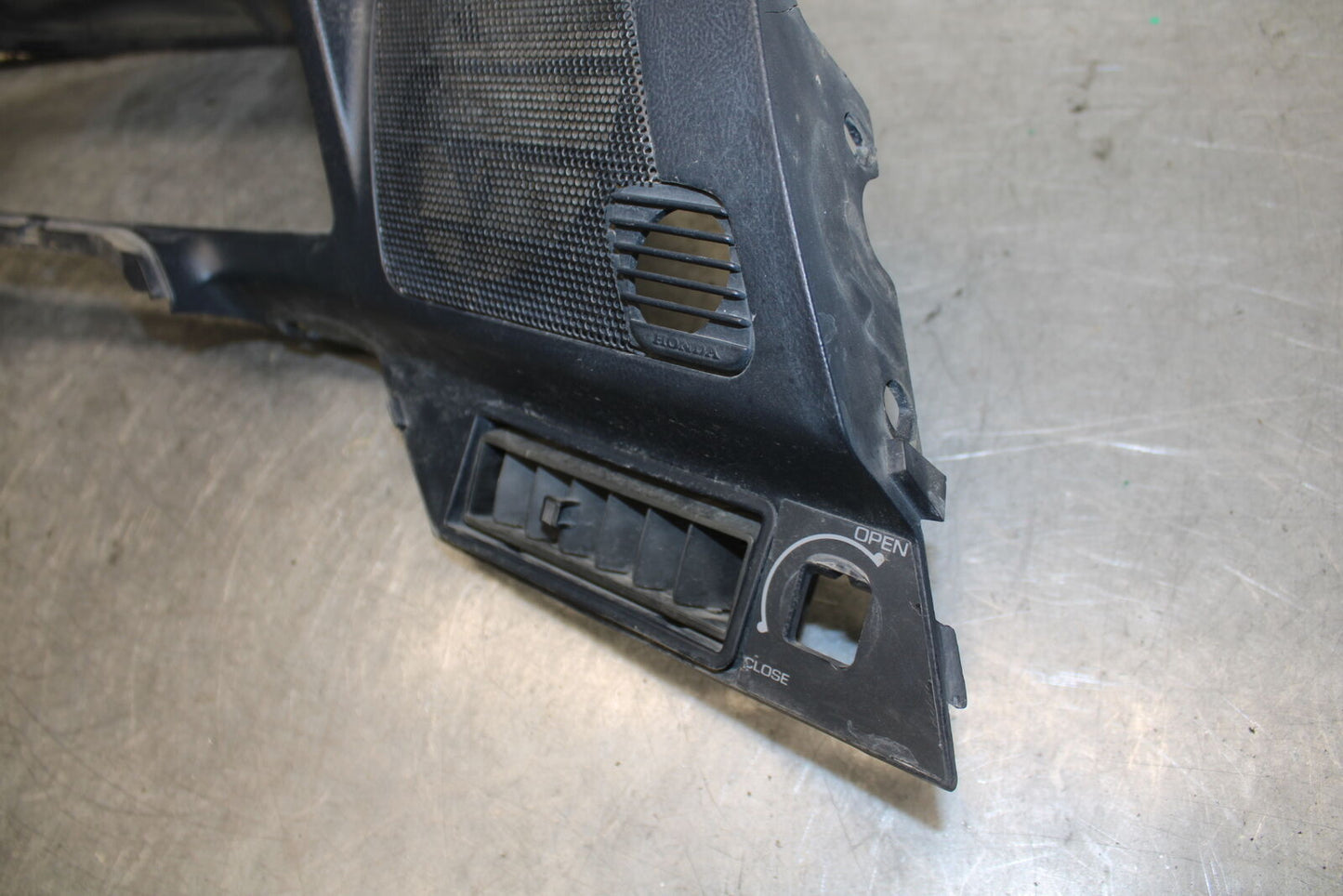 93-00 HONDA GOLDWING 1500 GL1500SE INSTRUMENT GAUGE SPEEDO TRIM PANEL BB700