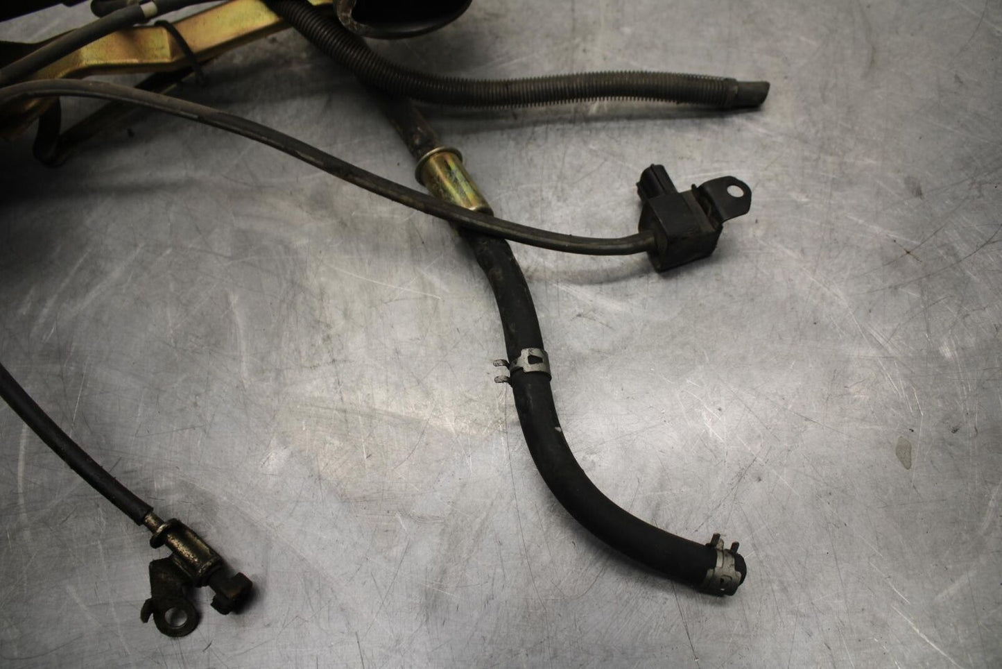 1998 Suzuki TL1000S MAIN FUEL INJECTORS / THROTTLE BODIES