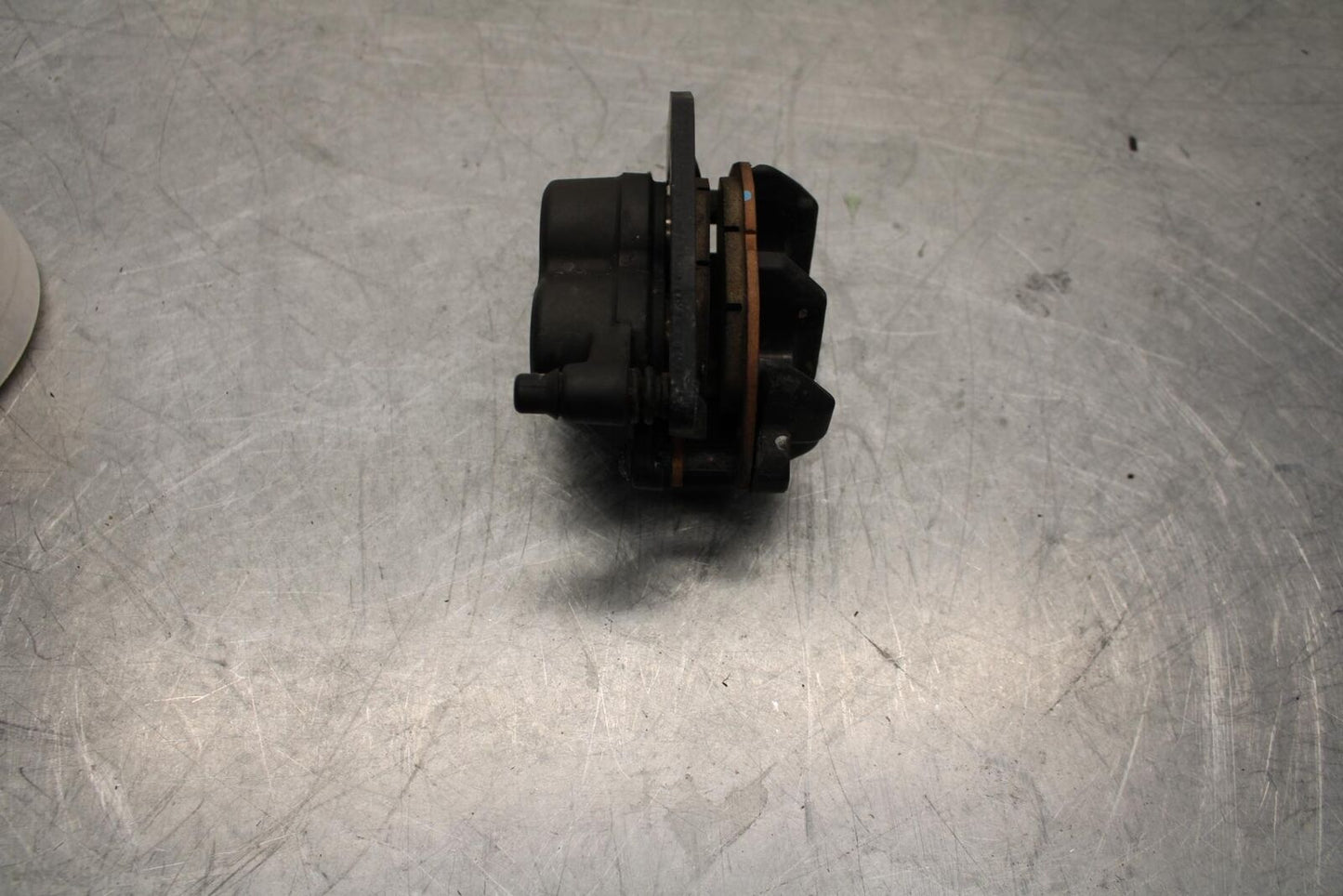 17-18 YAMAHA YZF R3 RIGHT LEFT FRONT BRAKE CALIPER SET PAIR CALIPERS BB438