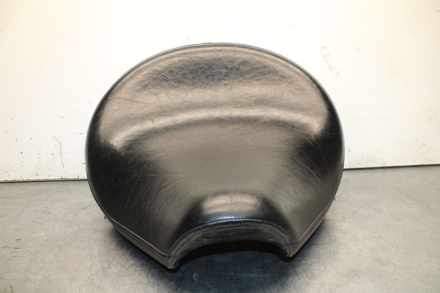 99-00 YAMAHA V STAR 1100 FRONT DRIVERS SEAT BB711