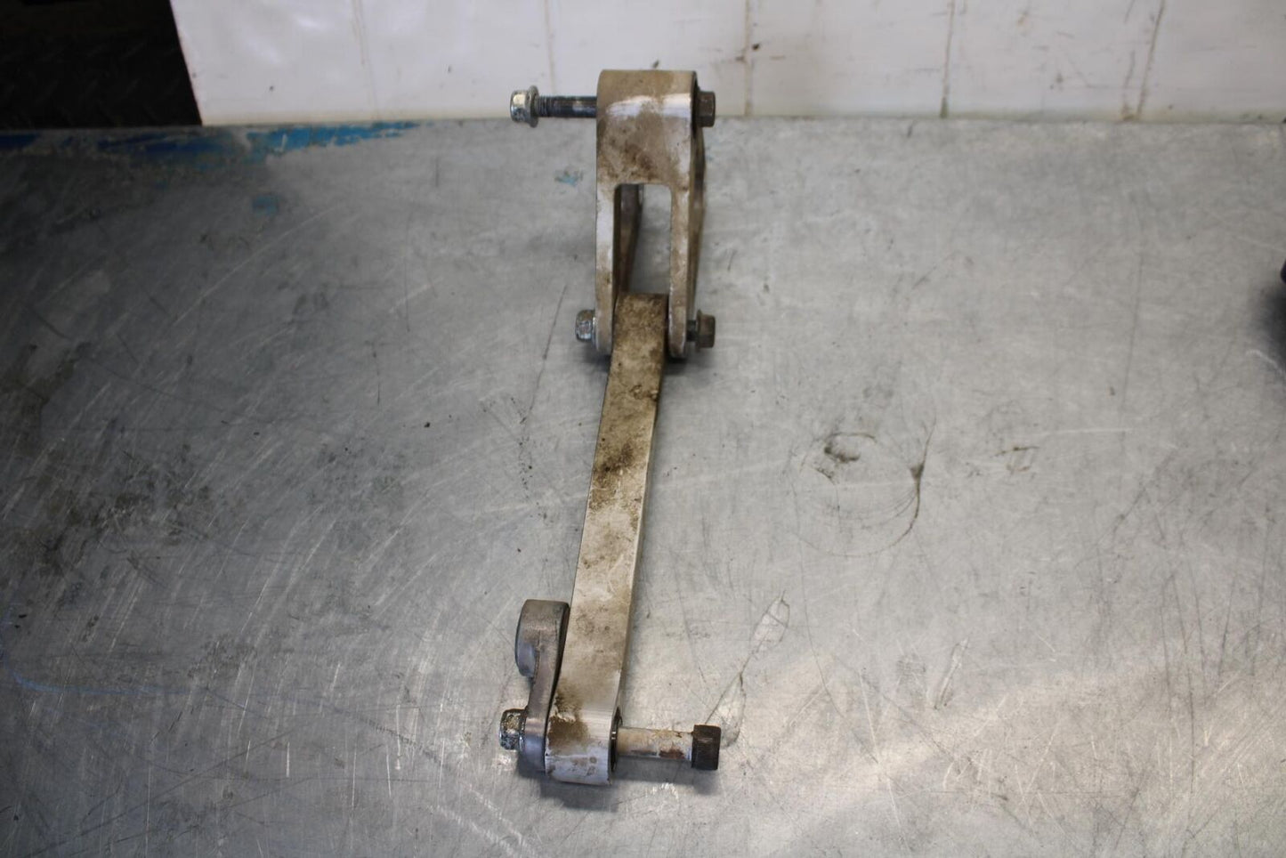 07-08 YAMAHA YZF R1 REAR DOGBONE SHOCK LINKAGE LINK 4C8-2217A-01-00 BB439
