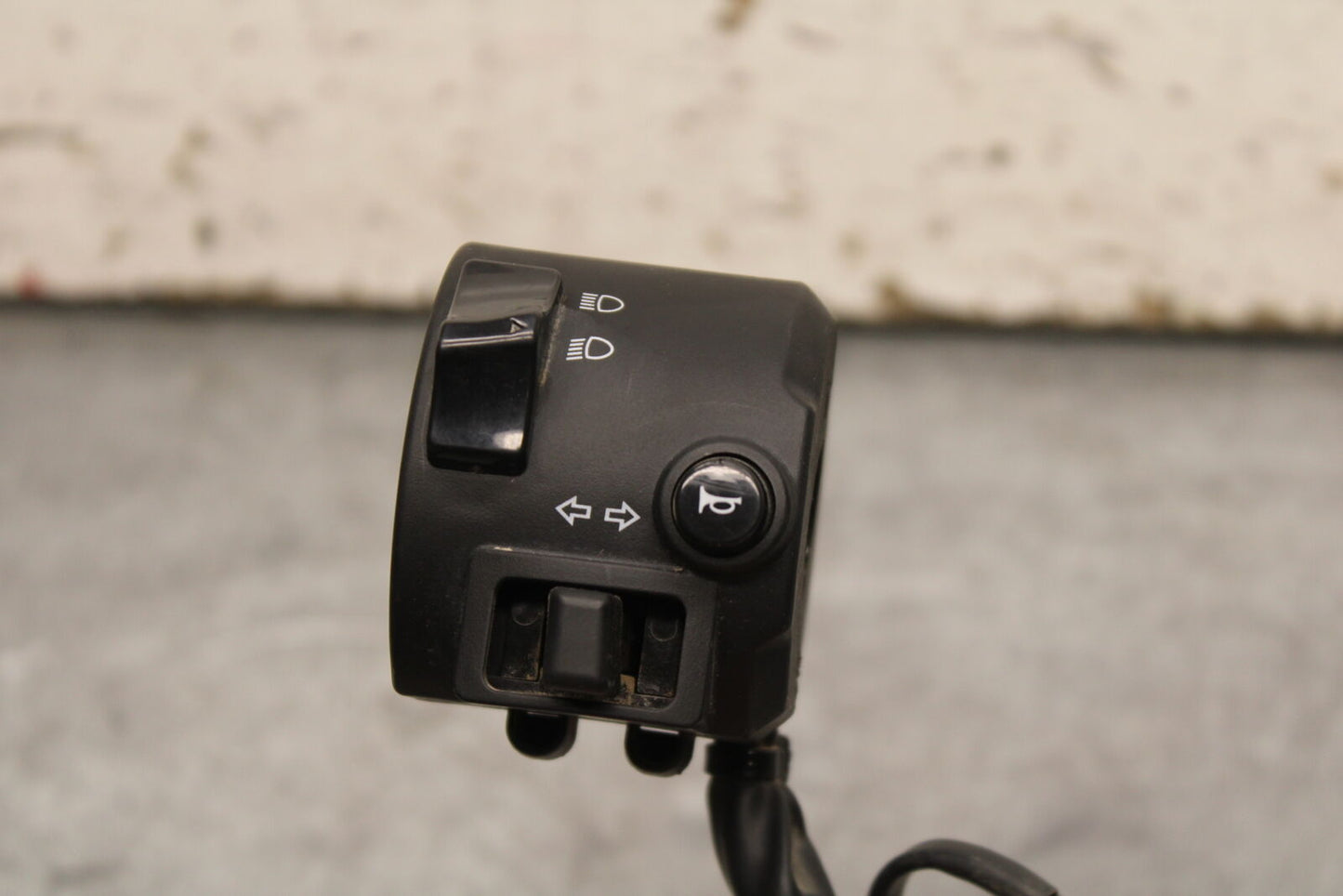 19-24 YAMAHA R3 LEFT CLIP ON HANDLE HORN SIGNALS SWITCH SWITCHES BB736