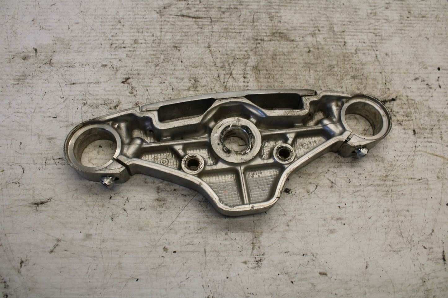 01 KAWASAKI VULCAN 1500 FORKS UPPER TRIPLE TREE CLAMP BB301