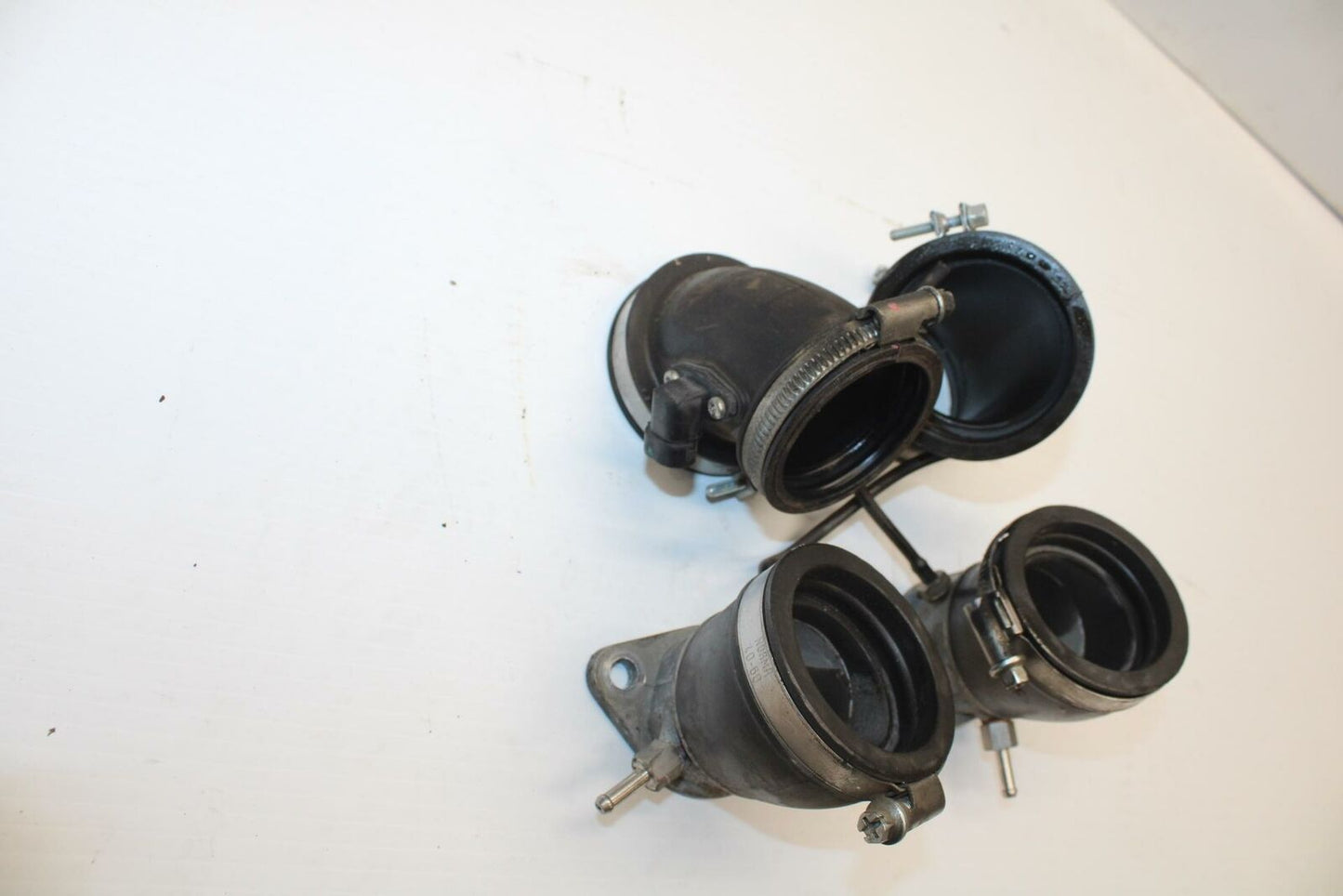 12 DUCATI MONSTER 796 AIRBOX INTAKE MANIFOLD BB276