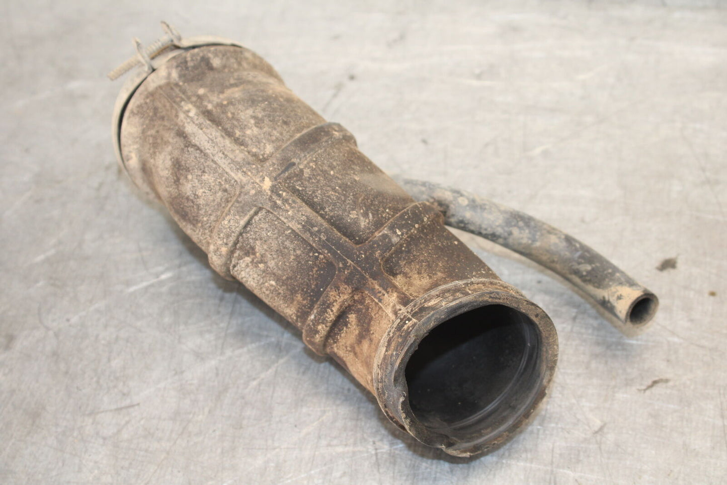 01-05 YAMAHA RAPTOR 660R AIR INTAKE INLET DUCT TUBE BB695