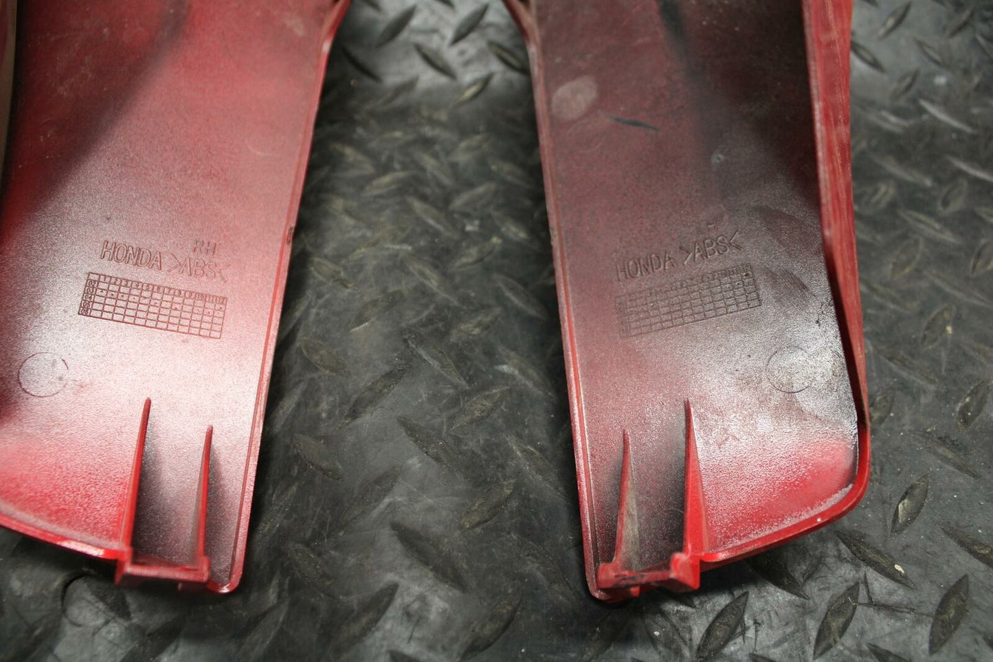 03-04 HONDA CBR600RR RIGHT LEFT FRONT DUCT COVERS PANELS COWLS BB200