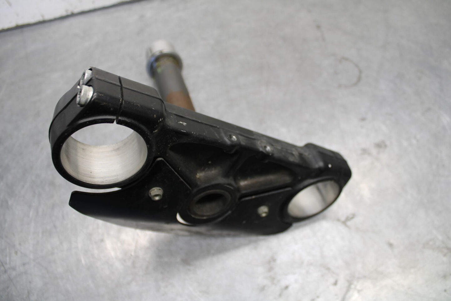 06-07 DUCATI MONSTER 695 FRONT FORKS CLAMP LOWER TRIPLE TREE STEM BB674