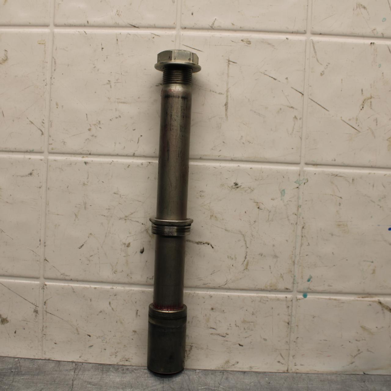 20 SUZUKI GSXR 1000 FRONT WHEEL RIM AXLE PIVOT BOLT BB597