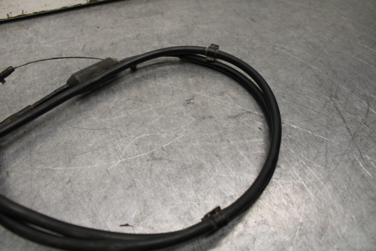 09-11 TRIUMPH DAYTONA 675 THROTTLE CABLES LINES BB652