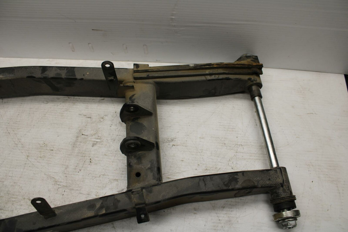 09 YAMAHA FZ6 REAR SWINGARM BACK SUSPENSION SWING ARM BB295