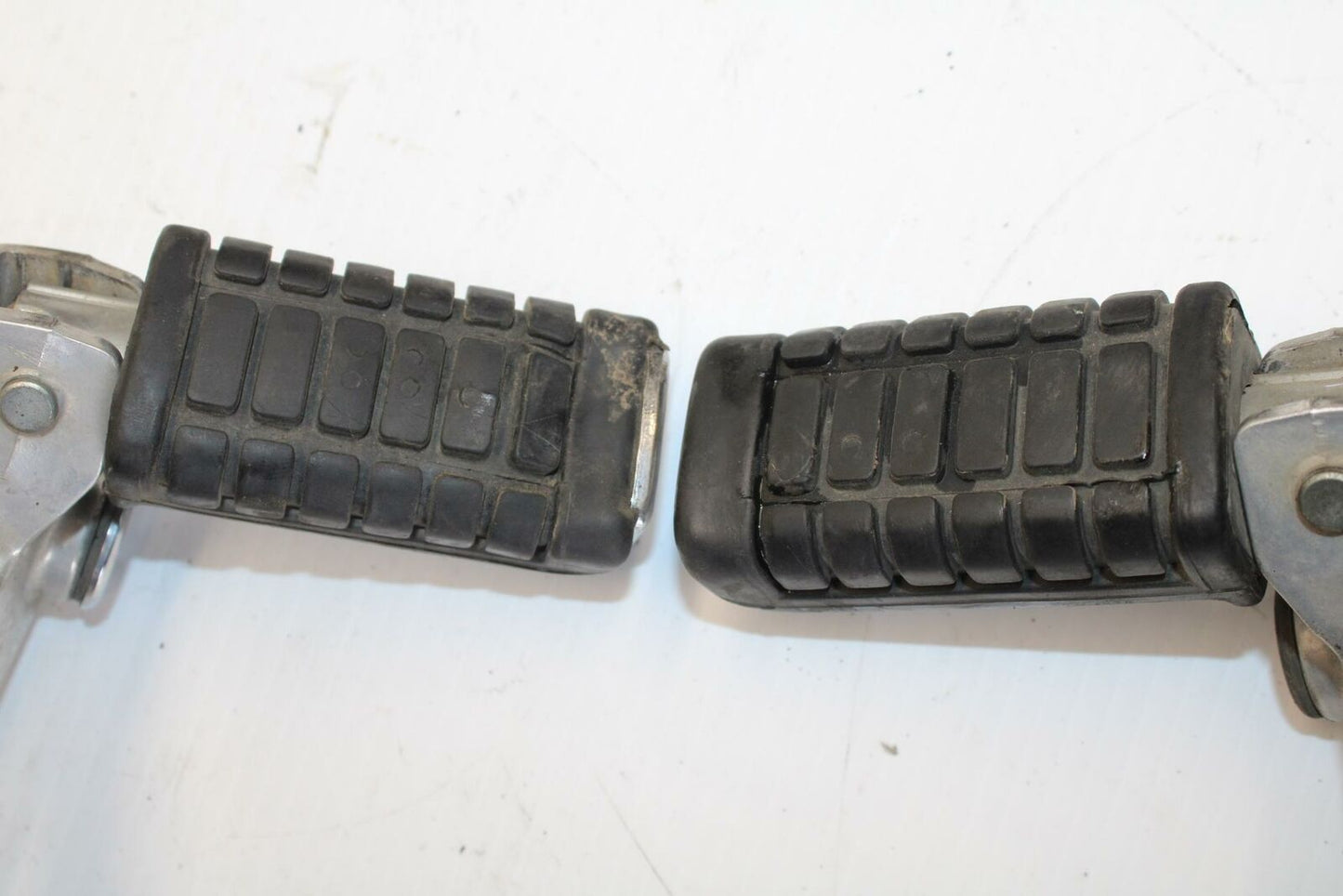 83-86 HONDA V65 MAGNA REAR PASSENGER FOOT STEP PEG BB236