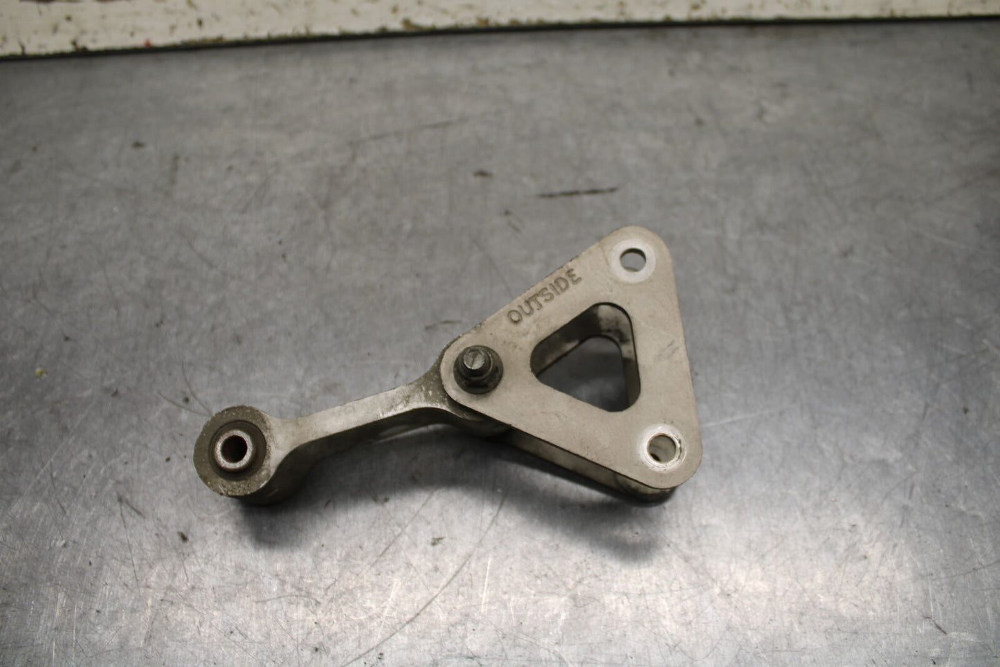 03-04 TRIUMPH DAYTONA 600 REAR DOGBONE SHOCK LINKAGE LINK BB745