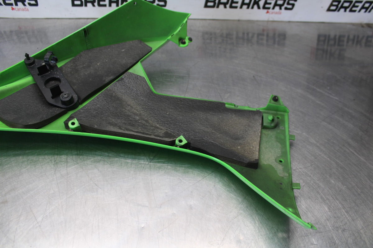 08 KAWASAKI NINJA ZX10R RIGHT MID UPPER SIDE FAIRING COWL PLASTIC BB902