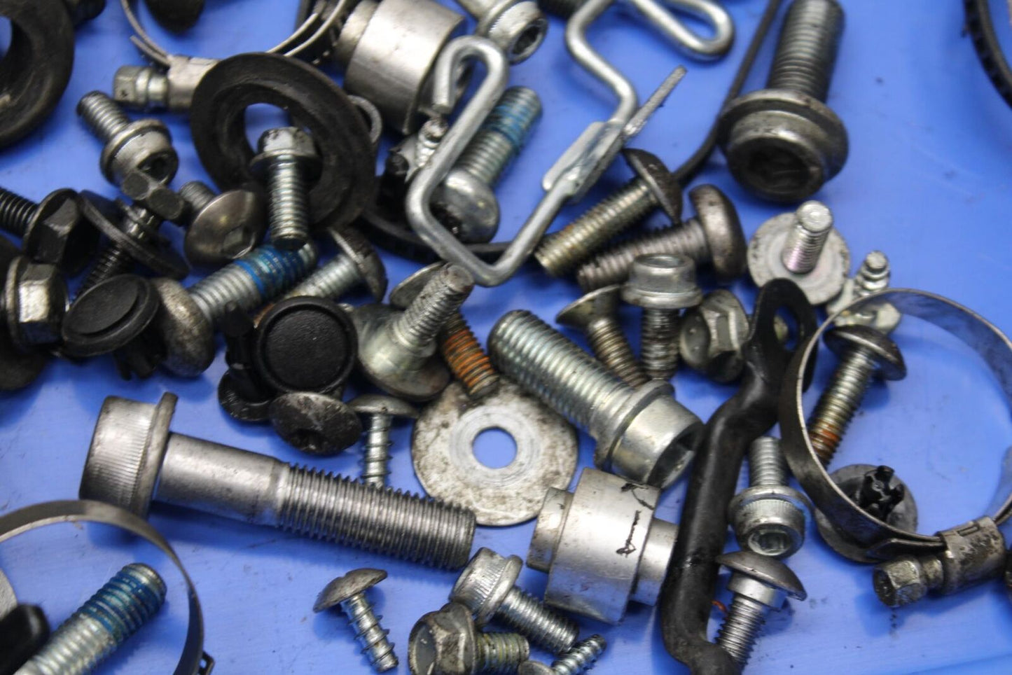 2011 Suzuki GSXR1000 MISCELLANEOUS MOUNTING BOLTS HARDWARE MOTOR SCREWS BB96