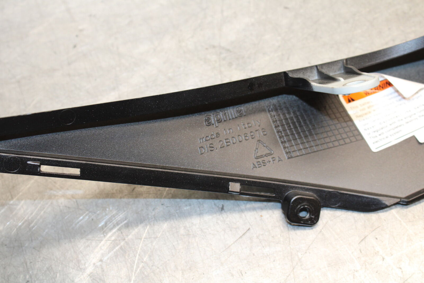 21-24 APRILIA RSV4 RIGHT REAR BACK TAIL FAIRING COWL SHROUD BB668