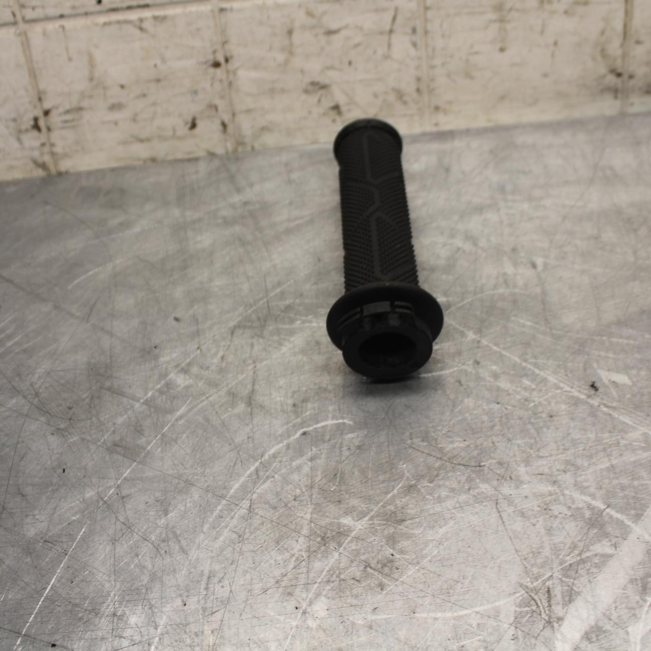 2010 Aprilia RSV1000R RIGHT THROTTLE GRIP BB513