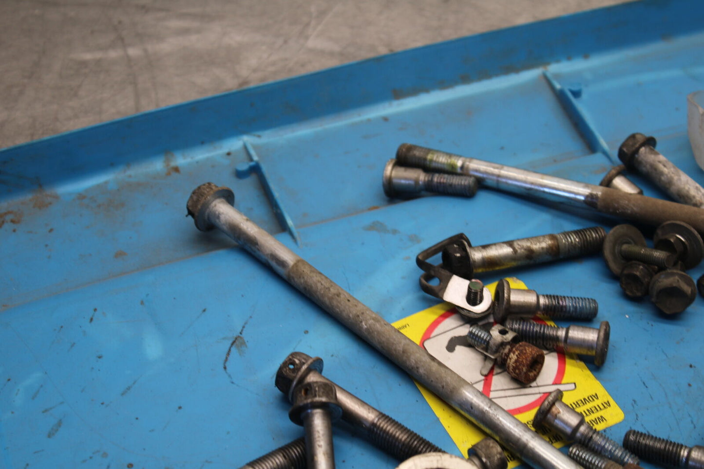 04-05 SUZUKI GSXR600 ENGINE MOUNTING BOLTS HARDWARE MOTOR SCREWS BB658